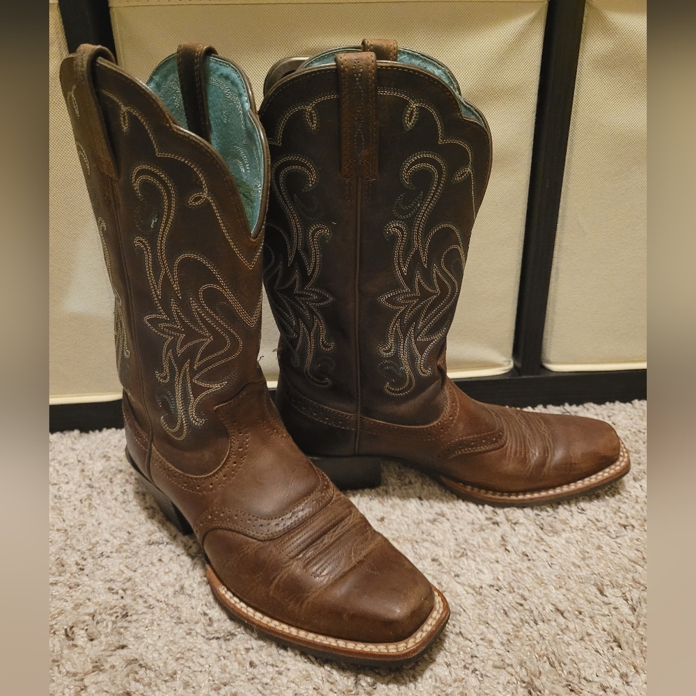 Woman's Ariat Boots